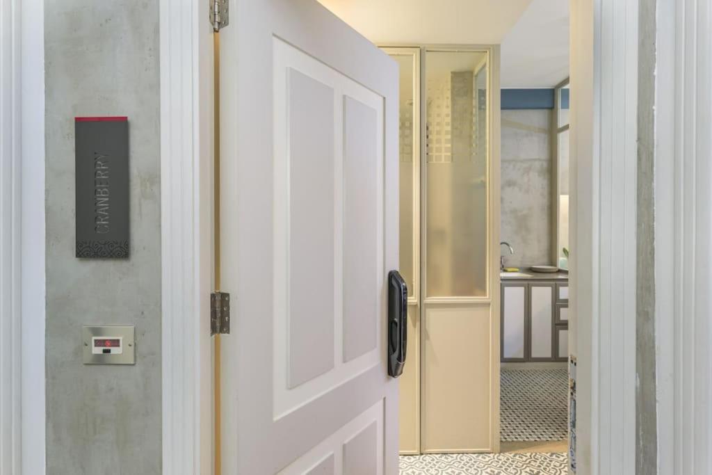 Cranberry 1-br Toot In Mar Mikhael *